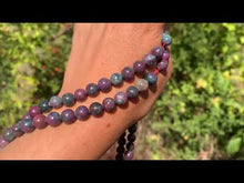 Charger et lire la vidéo dans la visionneuse de la Galerie, Perles en rubis cyanite entre 6 et 8mm