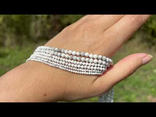 Charger et lire la vidéo dans la visionneuse de la Galerie, Perles en howlite facettées entre 2 et 4mm