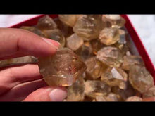 Charger et lire la vidéo dans la visionneuse de la Galerie, Citrine brut 60