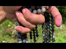 Charger et lire la vidéo dans la visionneuse de la Galerie, Perles en cyanite, 8mm