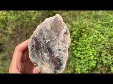 Charger et lire la vidéo dans la visionneuse de la Galerie, Microcline brut / pierre de lune noire de Madagascar