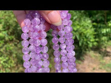 Charger et lire la vidéo dans la visionneuse de la Galerie, Perles en améthyste lavande entre 6 et 10mm ALT