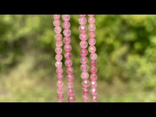 Charger et lire la vidéo dans la visionneuse de la Galerie, Perles en quartz à inclusions de mica facettées entre 2 et 4mm