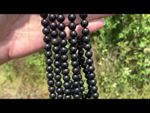 Charger et lire la vidéo dans la visionneuse de la Galerie, Perles en shungite entre 4 et 10mm