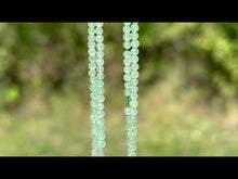 Charger et lire la vidéo dans la visionneuse de la Galerie, Perles en aventurine verte facettées entre 2 et 4mm