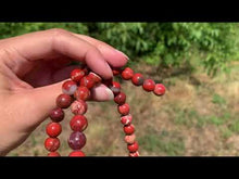 Charger et lire la vidéo dans la visionneuse de la Galerie, Perles en jaspe rouge entre 4 et 12mm JRU