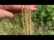 Charger et lire la vidéo dans la visionneuse de la Galerie, Perles en apatite jaune entre 4 et 8-9mm