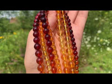 Charger et lire la vidéo dans la visionneuse de la Galerie, Perles en ambre, couleur multiple, entre 6 et 8mm