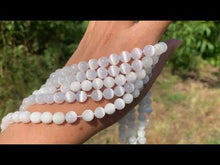 Charger et lire la vidéo dans la visionneuse de la Galerie, Perles en gypse fibreux entre 6 et 10mm