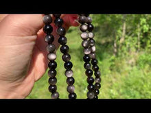 Charger et lire la vidéo dans la visionneuse de la Galerie, Perles en obsidienne argentée entre 6 et 8mm OAD