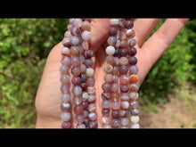 Charger et lire la vidéo dans la visionneuse de la Galerie, Perles en agate du Botswana entre 6 et 10mm ABD