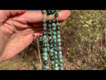 Charger et lire la vidéo dans la visionneuse de la Galerie, Perles en émeraude entre 4 et 6mm