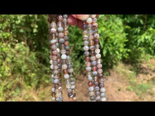 Charger et lire la vidéo dans la visionneuse de la Galerie, Perles en agate du Botswana entre 4 et 12mm ABU