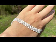 Charger et lire la vidéo dans la visionneuse de la Galerie, Perles en nacre blanche facettées entre 2 et 4mm