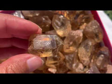 Charger et lire la vidéo dans la visionneuse de la Galerie, Citrine brut 98