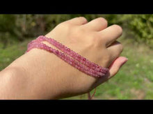 Charger et lire la vidéo dans la visionneuse de la Galerie, Perles en quartz à inclusions de mica facettées entre 2 et 4mm