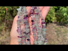 Charger et lire la vidéo dans la visionneuse de la Galerie, Perles en fluorite, forme chips