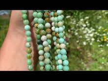 Charger et lire la vidéo dans la visionneuse de la Galerie, Perles en calcédoine entre 6 et 10mm