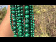 Charger et lire la vidéo dans la visionneuse de la Galerie, Perles en malachite entre 4 et 10mm MU