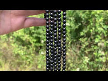 Charger et lire la vidéo dans la visionneuse de la Galerie, Perles en shungite entre 4 et 10mm