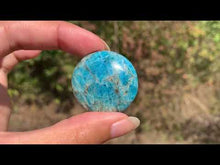 Charger et lire la vidéo dans la visionneuse de la Galerie, VENDU Apatite bleue 22