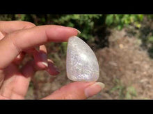 Charger et lire la vidéo dans la visionneuse de la Galerie, Labradorite blanche d'Afrique 53