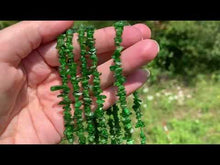 Charger et lire la vidéo dans la visionneuse de la Galerie, Perles en diopside, forme chips