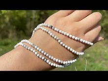 Charger et lire la vidéo dans la visionneuse de la Galerie, Perles en howlite facettées entre 2 et 4mm