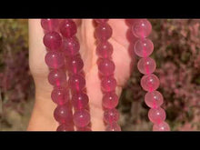 Charger et lire la vidéo dans la visionneuse de la Galerie, Perles en quartz à inclusions de mica entre 4 et 12mm QMD