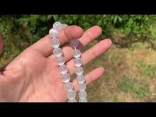 Charger et lire la vidéo dans la visionneuse de la Galerie, Perles en gypse fibreux entre 6 et 10mm