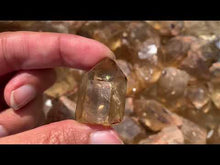 Charger et lire la vidéo dans la visionneuse de la Galerie, VENDU Citrine brut 56