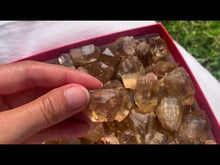 Charger et lire la vidéo dans la visionneuse de la Galerie, VENDU Citrine brut 99