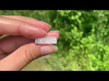 Charger et lire la vidéo dans la visionneuse de la Galerie, Labradorite "blanche" d'Inde 28
