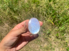 Charger l'image dans la galerie, VENDU Labradorite blanche d'Afrique 32