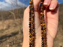 Charger l'image dans la galerie, Perles en oeil de tigre facettées