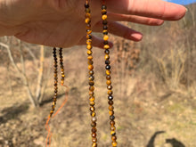Charger l'image dans la galerie, Perles en oeil de tigre facettées