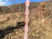 Charger l'image dans la galerie, Perles en quartz rose, forme goutte facettées 12 x 26mm