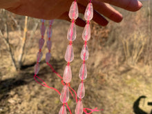 Charger l'image dans la galerie, Perles en quartz rose, forme goutte facettées 8 x 16mm
