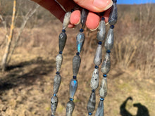 Charger l'image dans la galerie, Perles en labradorite, forme goutte facettées 8 x 20mm