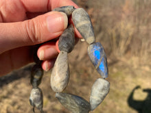Charger l'image dans la galerie, Perles en labradorite, forme goutte facettées 12 x 26mm