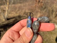 Charger l'image dans la galerie, Perles en labradorite, forme goutte facettées 12 x 26mm