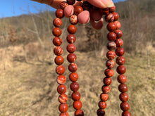 Charger l'image dans la galerie, Perles en jaspe peau de serpent entre 8 et 10mm