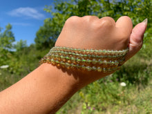 Charger l'image dans la galerie, Perles en apatite verte entre 4 et 6mm