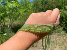 Charger l'image dans la galerie, Perles en péridot entre 2 et 5mm