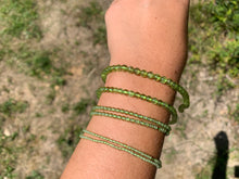 Charger l'image dans la galerie, Perles en péridot entre 2 et 5mm