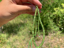 Charger l'image dans la galerie, Perles en péridot entre 2 et 5mm
