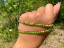 Charger l'image dans la galerie, Perles en péridot entre 2 et 5mm