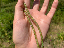 Charger l'image dans la galerie, Perles en péridot entre 2 et 5mm