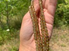 Charger l'image dans la galerie, Perles en apatite verte entre 4 et 6mm