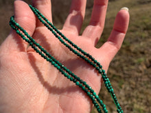 Charger l'image dans la galerie, Perles en malachite facettées entre 2 et 6,5mm